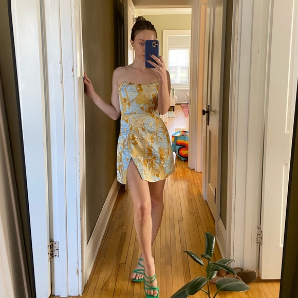 SHOWPO BRAILEY MINI DRESS - STRAPLESS DRESS IN BLUE JACQUARD - Picture 4 of 4